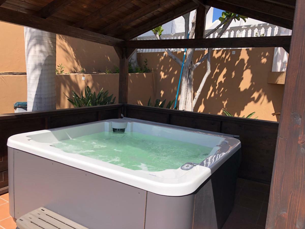 Villa De Lujo Que Mira Al Mar La Oliva Luaran gambar