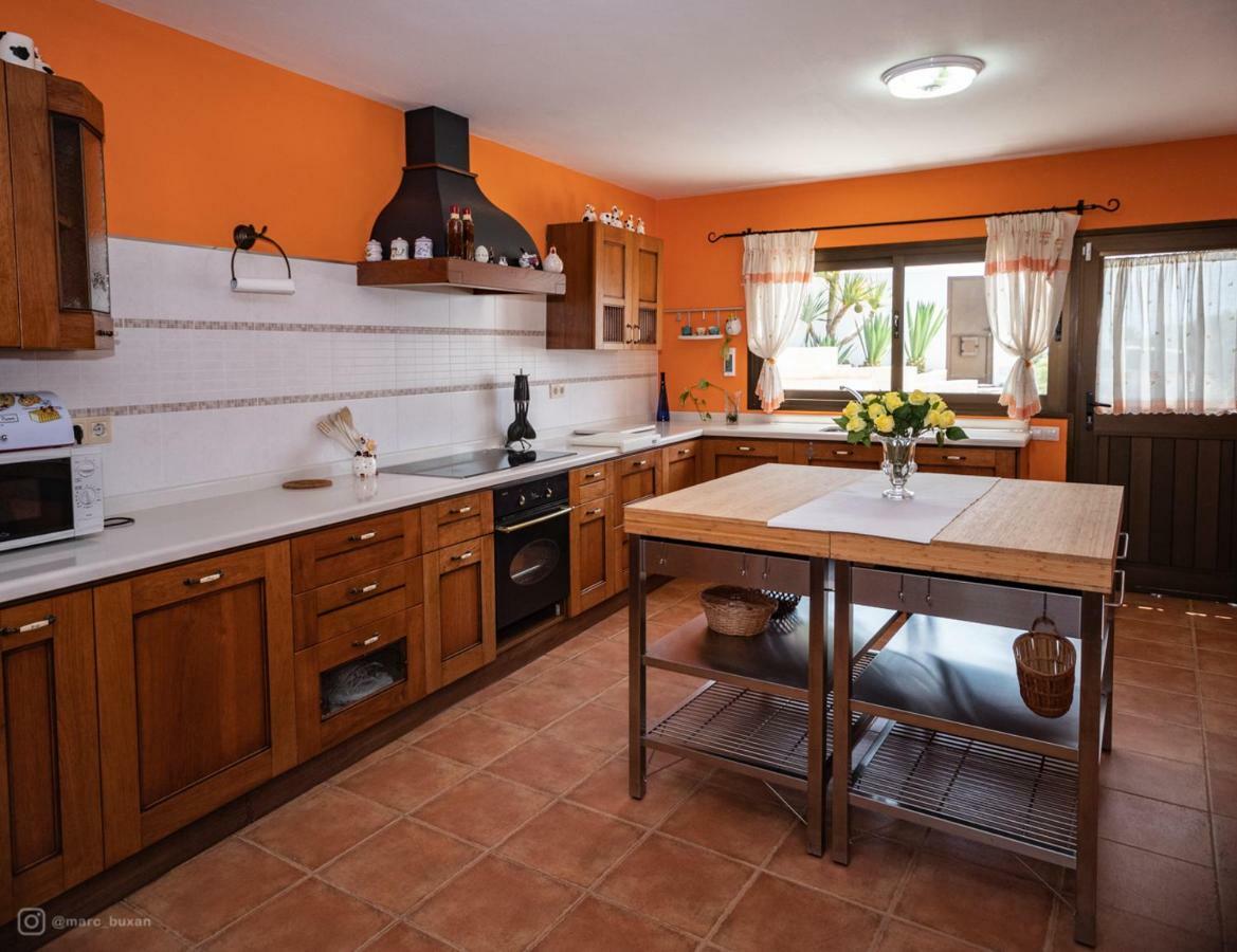 Villa De Lujo Que Mira Al Mar La Oliva Luaran gambar